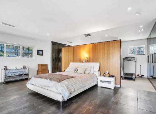 Two-Bedroom Apartment image 5
