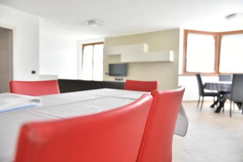 2 bedrooms, 5 beds