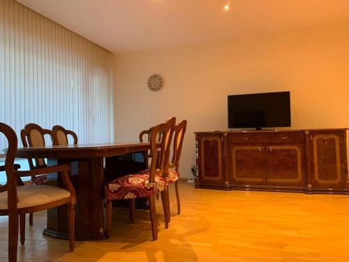 lovely two bedroom apartment with free parking, Amberes (foto 8)