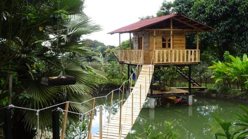 Aventura Treehouse Glamping