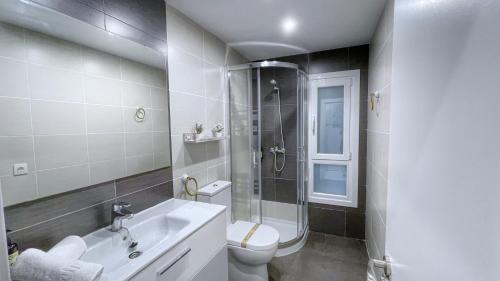 VT Flat Reformado con Escritorio de Trabajo y Wifi, Bilbao (foto 8)
