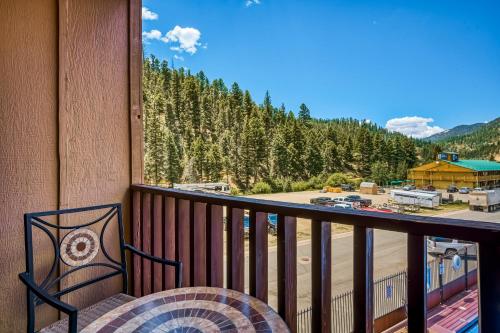 Lovely Lifts West Getaway