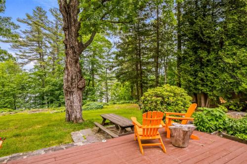 Five Chimneys Lake House in Schroon Lake, USA