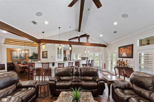 Newly Renovated Private Ranch Get-A-Way in Pilot Point (TX)