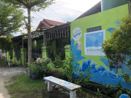 Padang Homestay