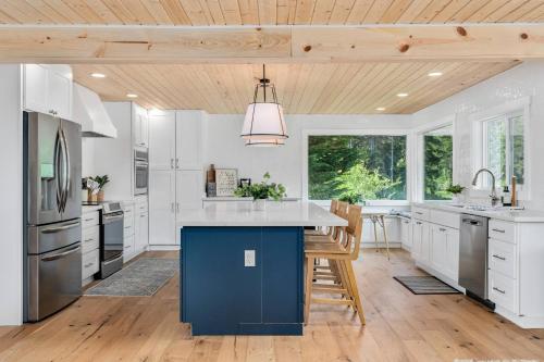 Lake House Unit 1 - image 5