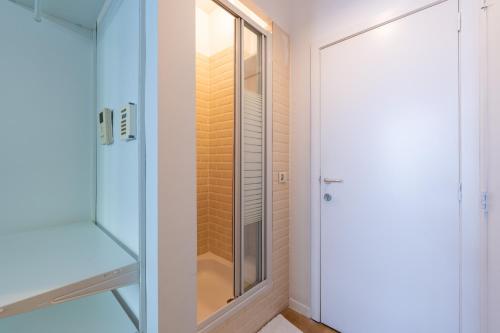 Charming Apartments near Avenue Louise - image 10