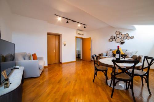 Inn Lucina 35, Řím