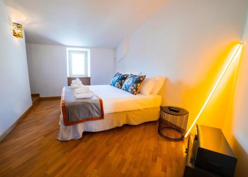 One-Bedroom Apartment image 3