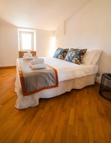 One-Bedroom Apartment image 1