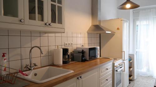 Flat in the heart of Koukaki under Acropolis - image 2