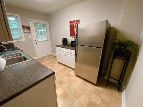 Charming Condo Near Downtown, NCSU and PNC Arena in Raleigh, USA