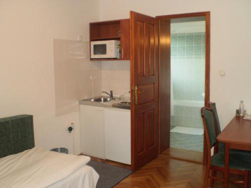 HELIOS Hotel Apartments, Budapest (photo 7)