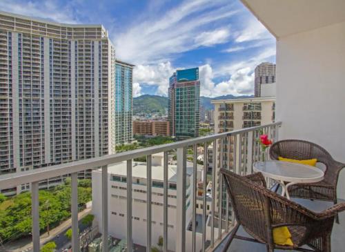Vacation Apartment for Couples in Honolulu Hawaii detail