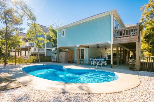 A Sloth's Retreat by Oak Island Accommodations image