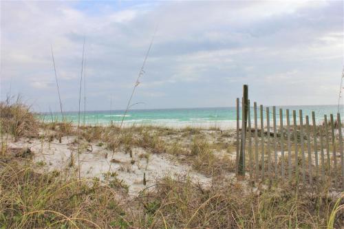 Mainsail Condominium 322 - main image