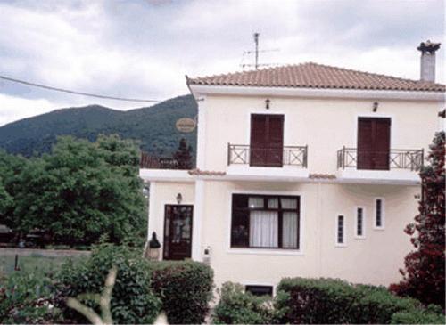 Aroanios Hotel