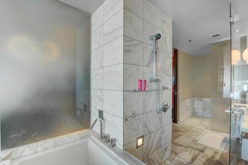 Luxury Studio STRIP VIEW NO RESORT FEE Palms Place, Las Vegas (Foto 5)