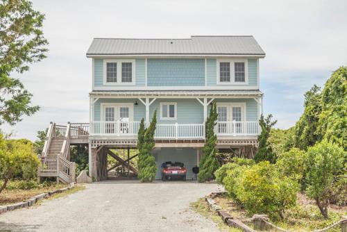 Beach Buzz by Oak Island Accommodations image