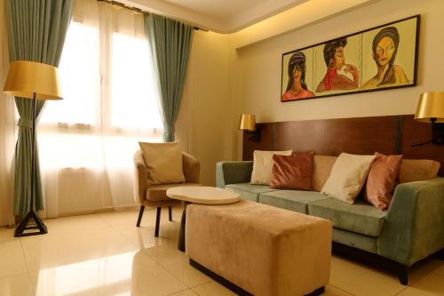 Superior One-Bedroom King Suite image 2