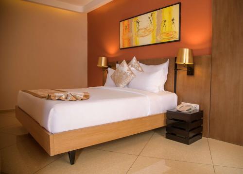 Junior King Suite image 6