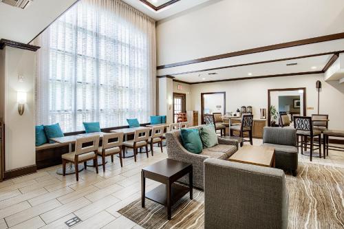 Staybridge Suites Gulf Shores an IHG Hotel - image 9