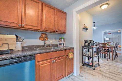 Downtown Brockton Apt Less Than 1 Mi to Local Dining in Brockton, USA