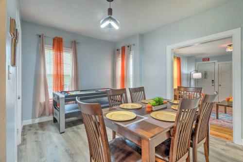 Downtown Brockton Apt Less Than 1 Mi to Local Dining in Brockton, USA