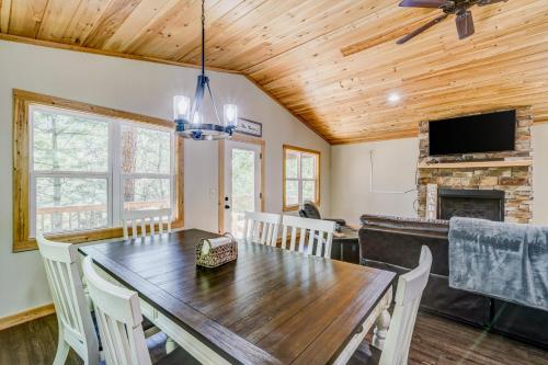 Cozy Cabin in Ellijay, USA