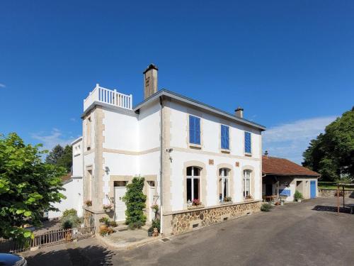 Vintage holiday home in Limousin with dual terarce