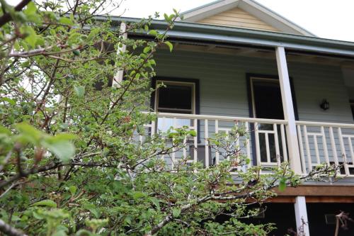 Lottie’s Bed & Breakfast at Fielderberry Farm in Cockatoo