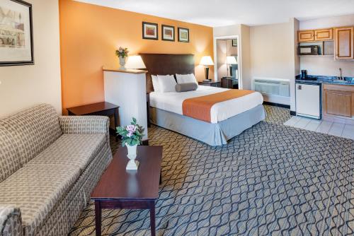 Howard Johnson by Wyndham Lenox in Lenox (Massachusetts)