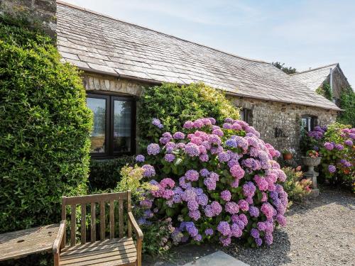 Coach House Cottage 2