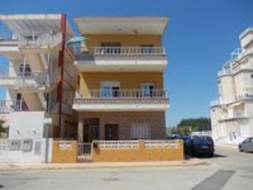 Impeccable 4-Bedroom apartment by the beach