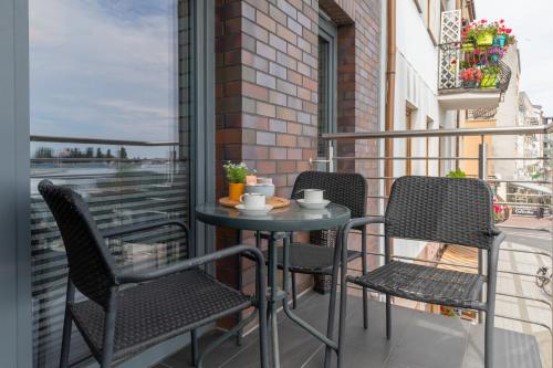 Przestronny Apartament z Balkonem - Przy Porcie - Świnoujście by Renters
