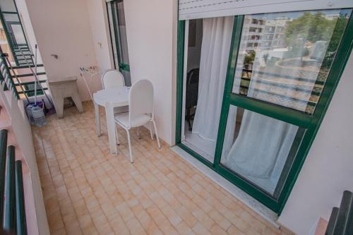 Balkon/terasa, Charming Private Rooms in an Apartment A1 Penha - Faro in Faro