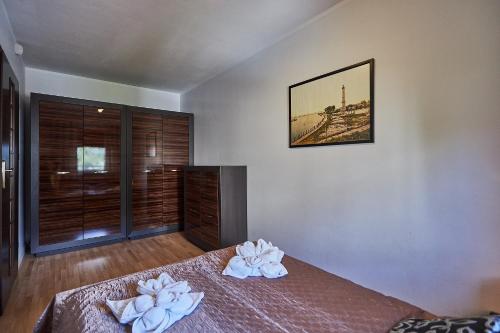 One-Bedroom Apartment image 10