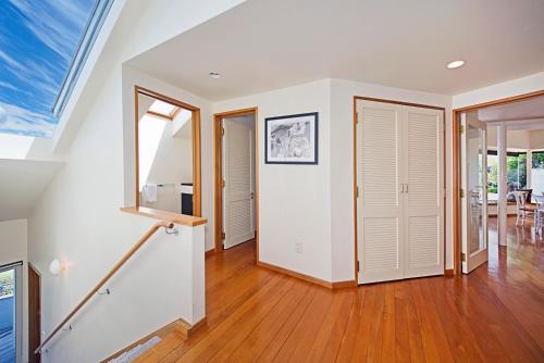 Entrance, Beach Views Holiday Home in Britannia Heights