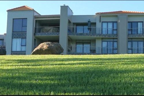 . NNS Vaal River Luxury 3 Bedrooms Apartment