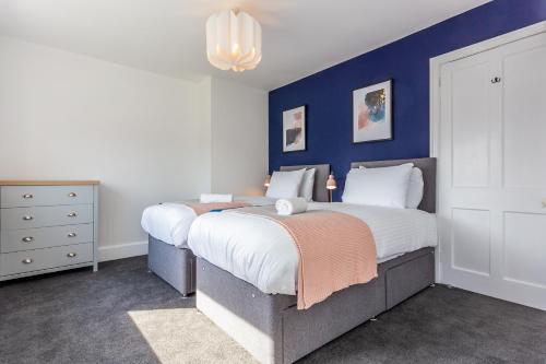 Luke Stays - Sea View in Stakeford