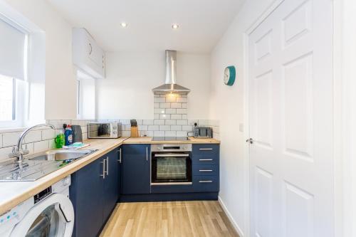 Luke Stays - Sea View in Stakeford