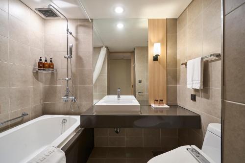 room detail thumbnail 2