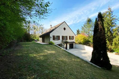 Villa de groupe à la campagne à 1 h 30 de Paris gîte à louer Château-Renard