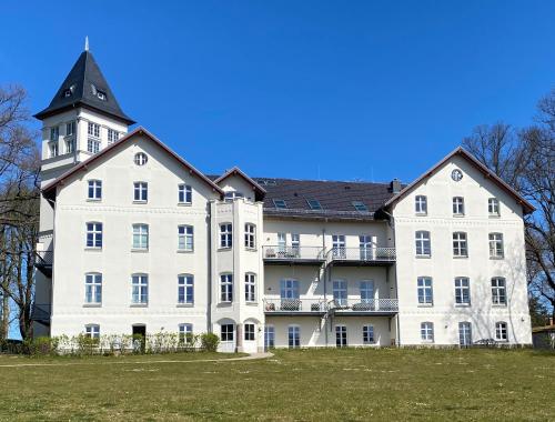Jagdschloss Suite - premium castle hideway in Hohen Niendorf, Deutschland