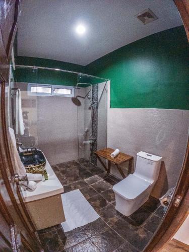 room detail thumbnail 2