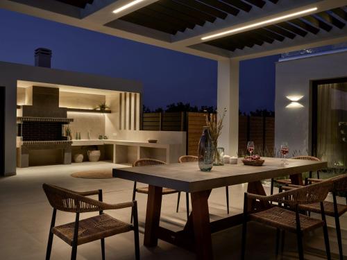 Balkons/terase, Anthis Luxury Villas - A Haven of Serene Modern Elegance, by ZanteWize in Kalpaki