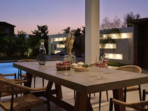 Peldbaseins, Anthis Luxury Villas - A Haven of Serene Modern Elegance, by ZanteWize in Kalpaki