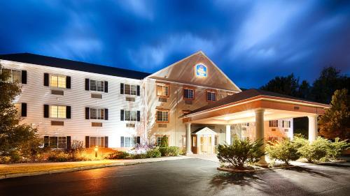 Best Western Plus Berkshire Hills Inn & Suites in พิตต์สฟิลด์ (MA)