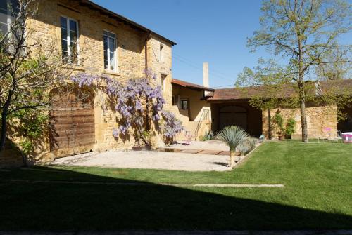 B&B Saint-Germain-Nuelles - LODGES EN PIERRES DOREES - Bed and Breakfast Saint-Germain-Nuelles