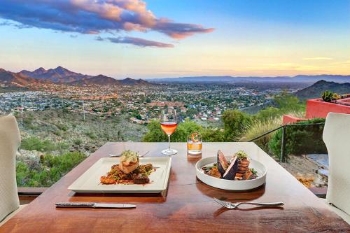 Restaurant, Private Resort Community Surrounded By Mountains w/3 Pool-Spa Complexes, ALL HEATED & OPEN 24/7/365! in North Phoenix